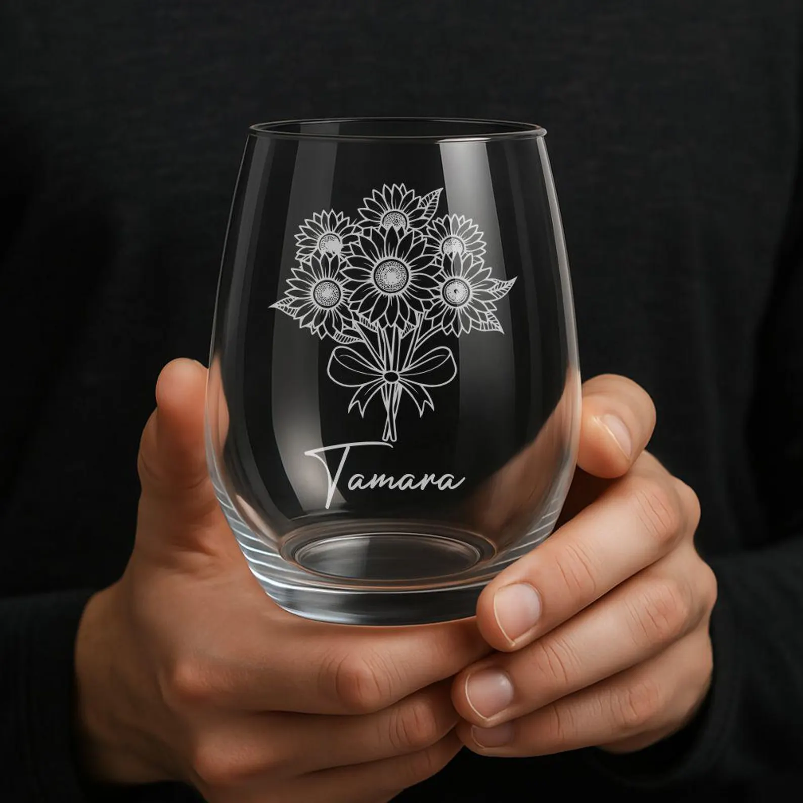 Custom Sunflower Bouquet Engraved Wine Glass–Elegant Floral Personalized Gift for Her, Mom, Wife, Birthday, Mother’s Day, Flower Design