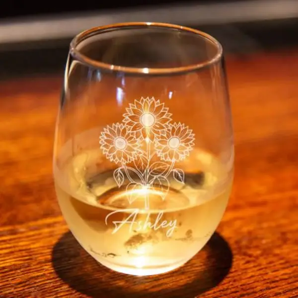 Custom Sunflower Bouquet Engraved Wine Glass–Elegant Floral Personalized Gift for Her, Mom, Wife, Birthday, Mother’s Day, Flower Design - Image 5