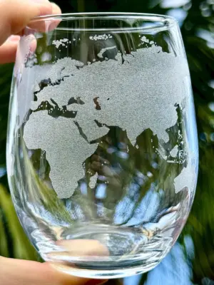 Custom World Map Engraved on Wine Glasses Personalized World Traveler Explorer Gift Geography Lover Moving Gift Traveling World Citizen
